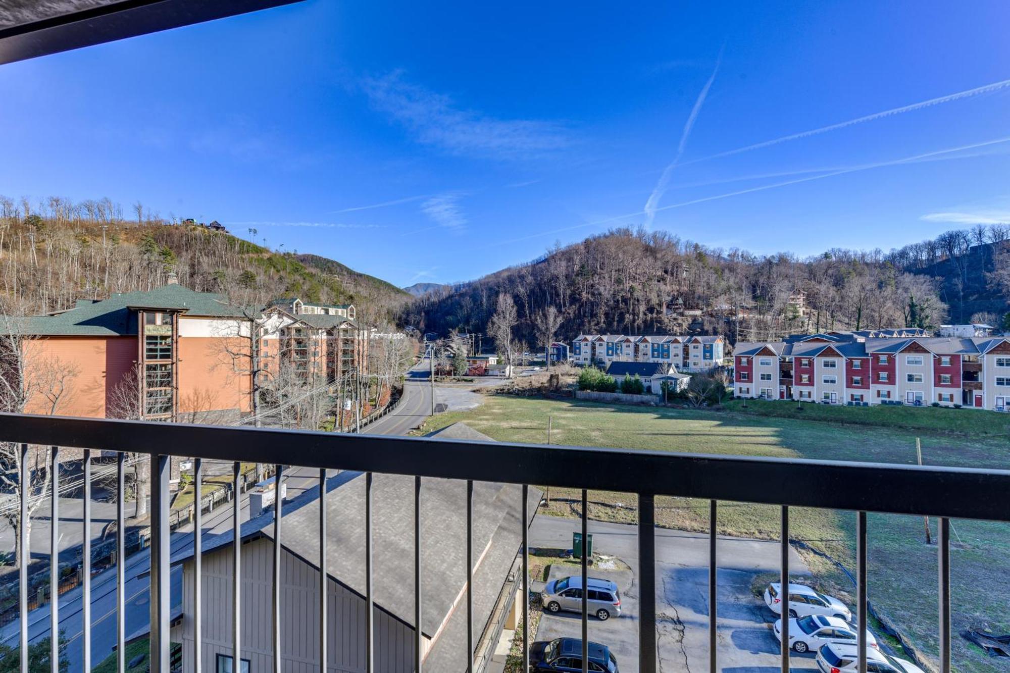Downtown Gatlinburg Condo With Community Pool! Екстер'єр фото