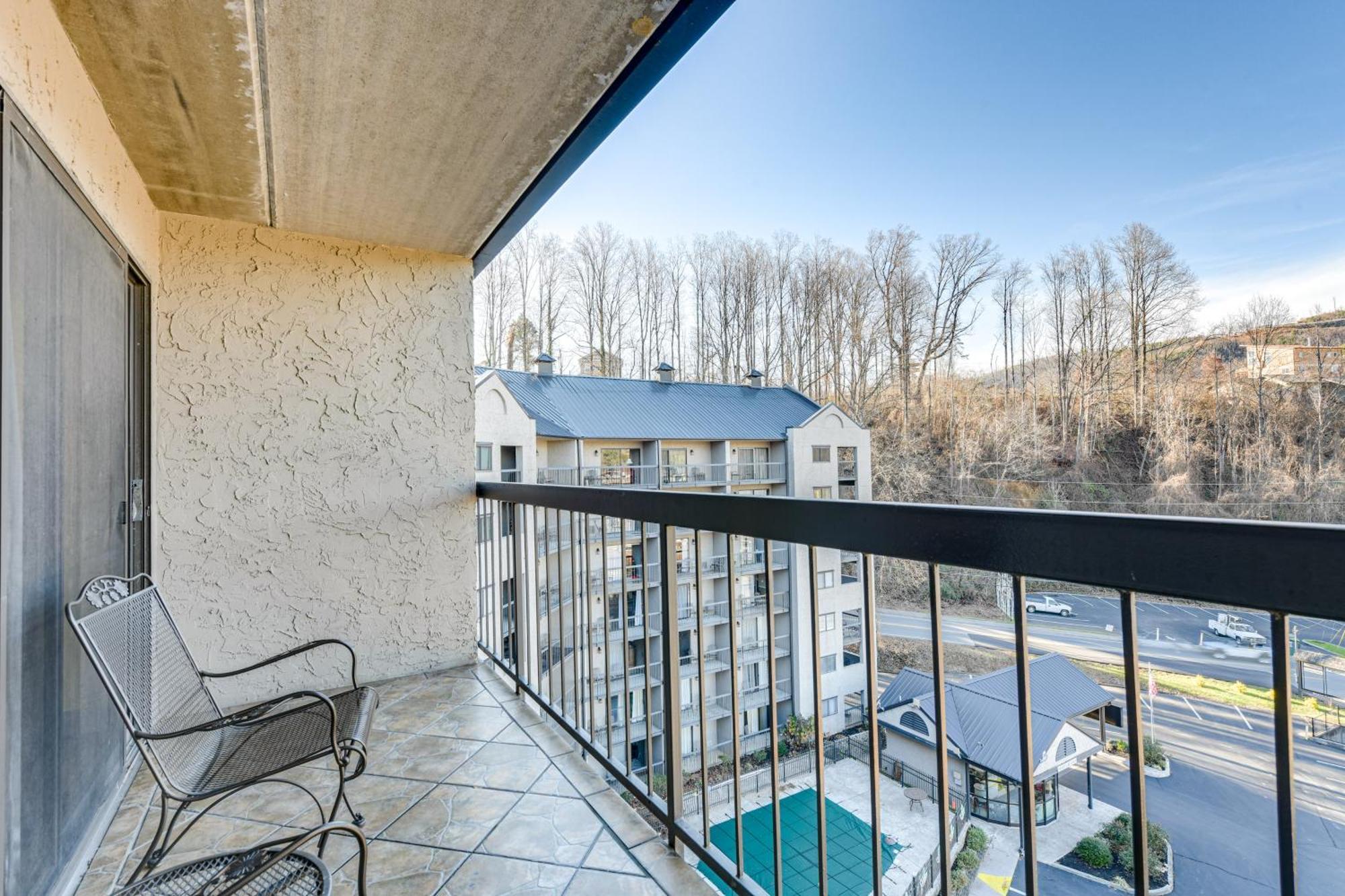 Downtown Gatlinburg Condo With Community Pool! Екстер'єр фото