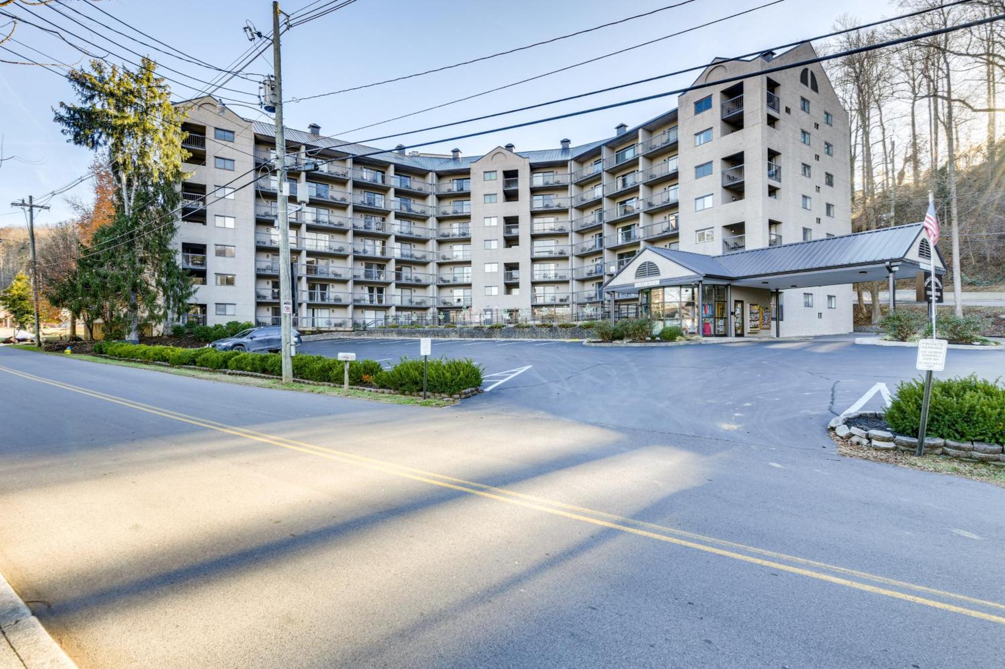 Downtown Gatlinburg Condo With Community Pool! Екстер'єр фото